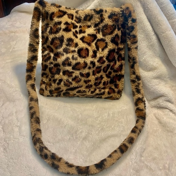 Leopard Crossbody Faux Fur Brown Tan Black Animal Print Super Soft Snap Close - Picture 8 of 15